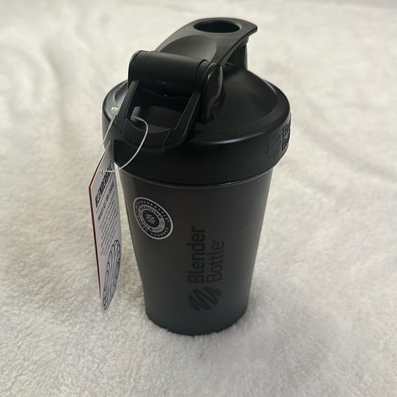 NWT Classic Black Shaker Cup - Picture 1 of 2